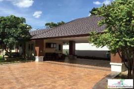 Windmill Village - Luxury House with Pool, 5 bedroom, 4 bathroom near Mega Bangna, Bangkok Pattana School