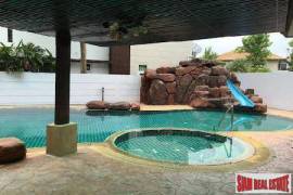 Windmill Village - Luxury House with Pool, 5 bedroom, 4 bathroom near Mega Bangna, Bangkok Pattana School