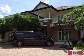 Windmill Village - Luxury House with Pool, 5 bedroom, 4 bathroom near Mega Bangna, Bangkok Pattana School