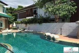 Windmill Village - Luxury House with Pool, 5 bedroom, 4 bathroom near Mega Bangna, Bangkok Pattana School