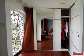 Leo Classic Place - Large Three Storey Family Townhouse on Sukhumvit 39