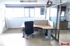 Large Office for Sale in a Popular Sukhumvit 13 Business Area