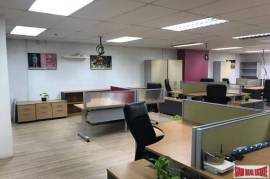 Large Office for Sale in a Popular Sukhumvit 13 Business Area