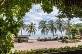 Best Location Beachfront Townhouse with Fantastic Sea Views