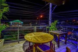 Close to Beach Popular Bar Restaurant in Khao Takiab