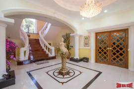 Massive Luxury Private Estate with Seven Bedroom, Guest Bungalow and Private Swimming Pool