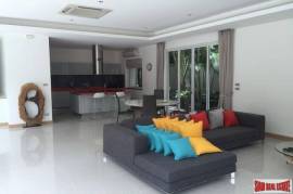 The Vineyard Phase 3 - Spectacular Three Bedroom Private Pool Villa with Jacuzzi for Sale in East Pattaya