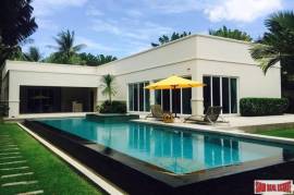 The Vineyard Phase 3 - Spectacular Three Bedroom Private Pool Villa with Jacuzzi for Sale in East Pattaya