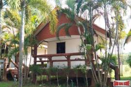 Lanta School Beach Resort - Cozy 14 Room Tropical Resort for Sale in Koh Lanta