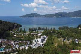 Fully Furnished, Modern Studio Condo with Rooftop Terrace with Jacuzzi for Sale in Patong, Phuket