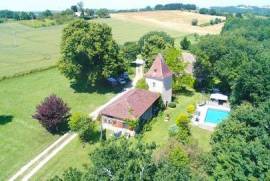 Magnificent Property from the 1850s surrounded by Occitan Nature.