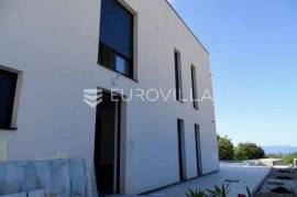 Rijeka, Kostrena, Paveki  Villa with 2 apartments, 204m²