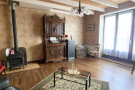 €92000 - Pretty Stone House with Two Bedrooms in the Centre of Aunac