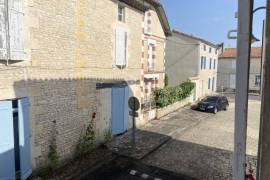 €92000 - Pretty Stone House with Two Bedrooms in the Centre of Aunac