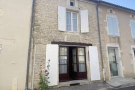 €92000 - Pretty Stone House with Two Bedrooms in the Centre of Aunac