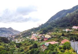 Construction land 690 m2 - Machico