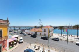 Refurbished 3 Bedroom Apartment with River View in Portimão