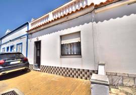 3+1 bedroom villa of 2 floors between Monte Gordo and Vila Real de Santo António.