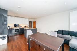 Luxury 3 Bed Apartment For sale in Southall London