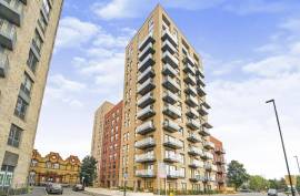 Luxury 3 Bed Apartment For sale in Southall London