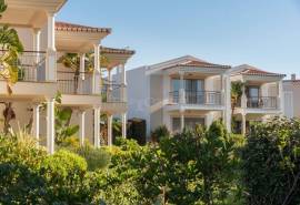 Carvoeiro – 2-bedroom duplex townhouses in stunning 5-star resort