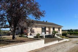 €149800 - Large Detached House For Sale with Basement in Verteuil-sur-Charente