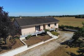 €149800 - Large Detached House For Sale with Basement in Verteuil-sur-Charente