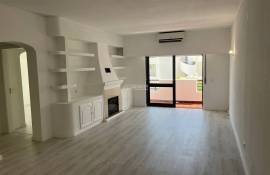 Renovated 2+1 bedroom apartment with 2 bathrooms and parking situated 1.5 km from Oura Beach in Albufeira