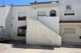 Renovated 2+1 bedroom apartment with 2 bathrooms and parking situated 1.5 km from Oura Beach in Albufeira