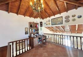 Charming Traditional Farmhouse near Santa Barbara de Nexe