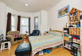 1 bedroom, Studio flat for sale