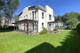 Detached house for rent in Riga district, 350.00m2