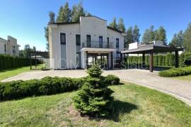 Detached house for rent in Riga district, 350.00m2