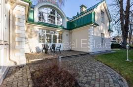 Detached house for rent in Jurmala, 251.00m2