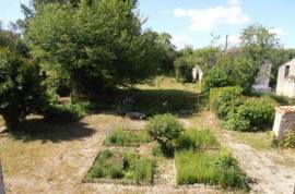 €82795 - 1 Bedroomed Cottage With A Large Garden And Woodland