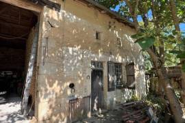 €149800 - Pretty 3 Bedroom House with Studio, Outbuildings and Garden