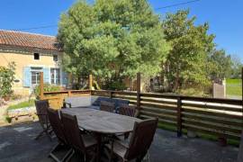 €149800 - Pretty 3 Bedroom House with Studio, Outbuildings and Garden