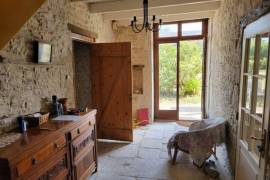 €153700 - Beautiful Old House between Villefagnan and Chef-Boutonne