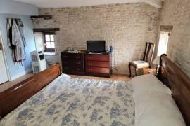 €153700 - Beautiful Old House between Villefagnan and Chef-Boutonne