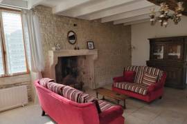 €153700 - Beautiful Old House between Villefagnan and Chef-Boutonne