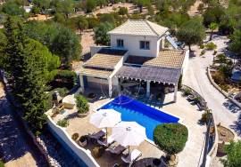 Tavira 3 bedroom villa with pool and views just 5 mins from Tavira centre