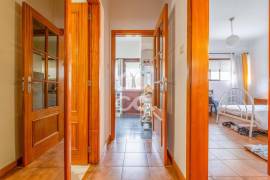 Floor of a 2 bedroom villa with garden and patio, in Ramalde, Porto.