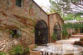 Romantic Property authentic Catalan Mas with independent Maison de Maître from...