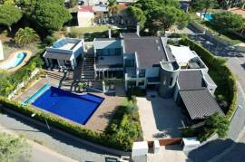 Luxury 7 Bed Villa For Sale in Vila Sol Golf Resort
