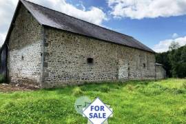 Detached Countryside Barn to Renovate