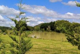 Detached Country House with Lake and Guest Gite