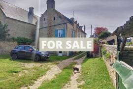 Pretty Cottage in Coastal Location