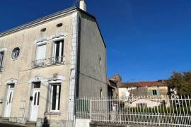 Town House with Courtyard Garden