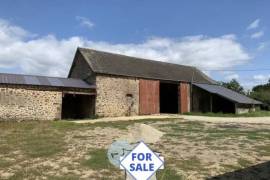 Detached Countryside Barn to Renovate