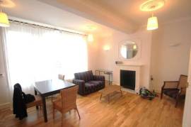 2 bed flat to rent Ardleigh, De Bouvoir N1